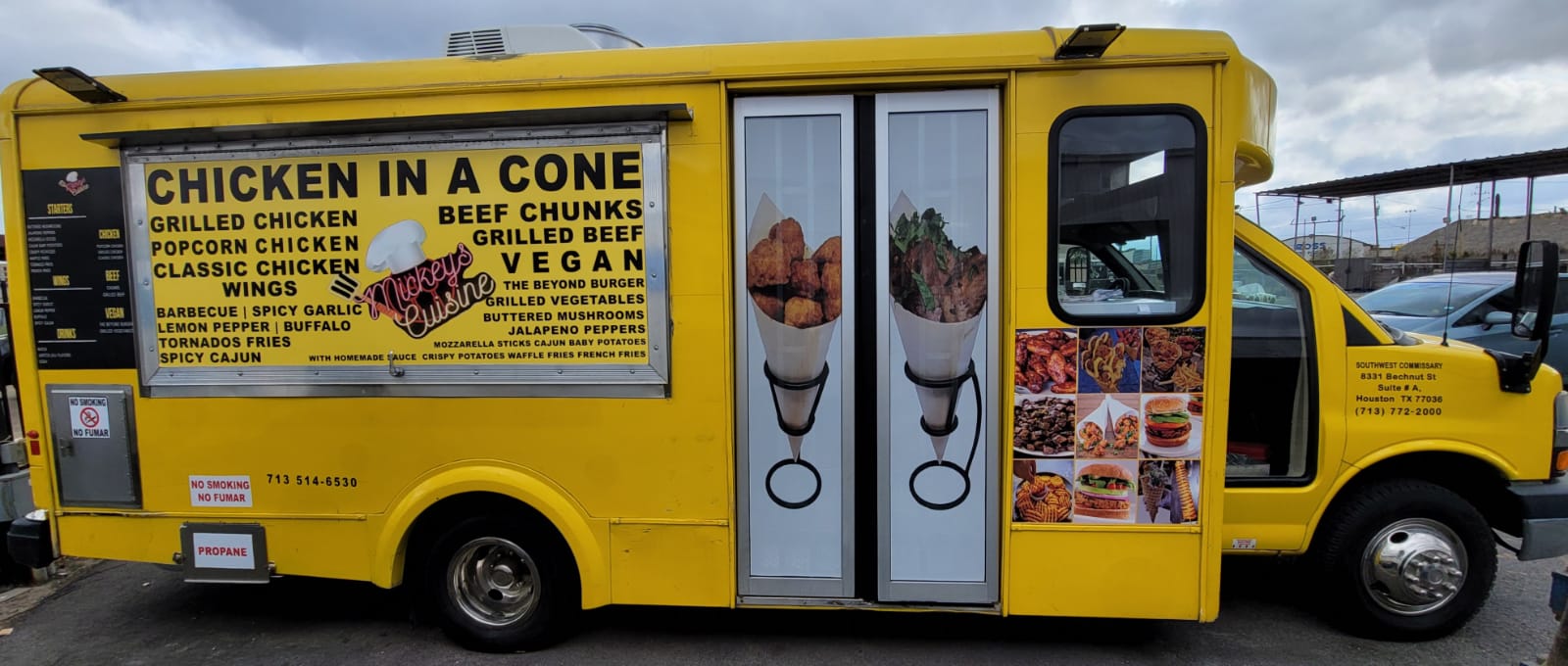 Apartments in Uptown Houston, Galleria Area Chicken in a cone food truck serving delicious dishes goes hand in hand with the vibrant food scene of Uptown Houston. With tantalizing flavors that won't disappoint, this mobile eatery is a must